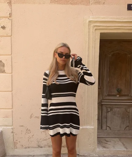 Women's Fashion Black and White Stripe Backless Long Sleeve Skirts